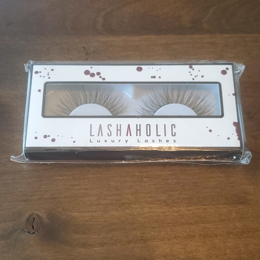 Lashaholic kiss me lashes